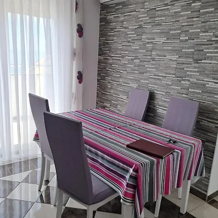 Ivanovic Apartment Makarska
